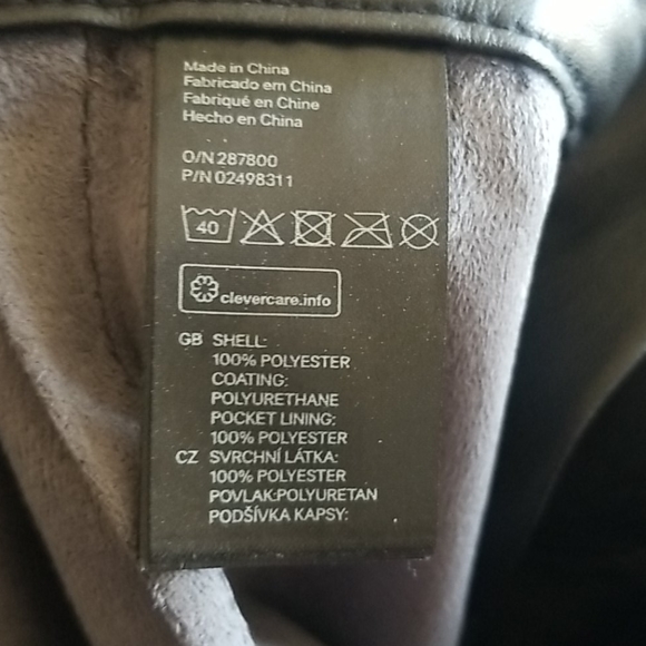 H&M Faux Leather High Waisted Shorts - Picture 9 of 9